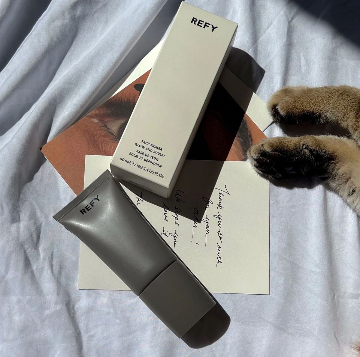 REFY - Prebase de suero iluminador y esculpido con niacinamida.